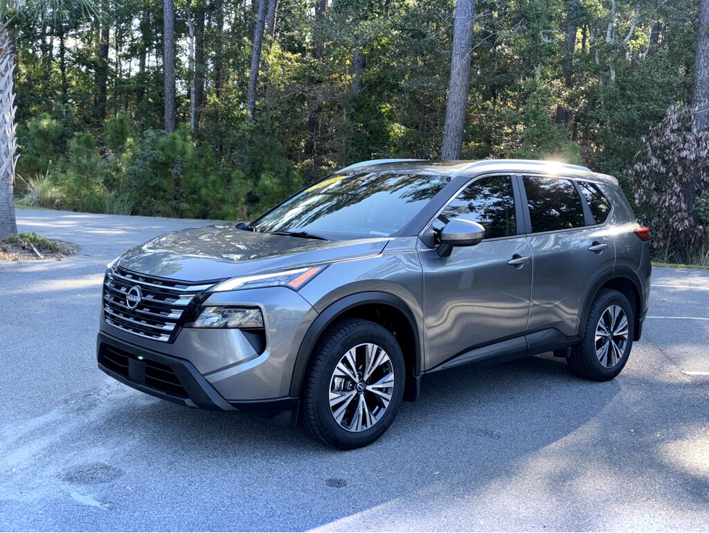 2025 Nissan Rogue SV photo 2