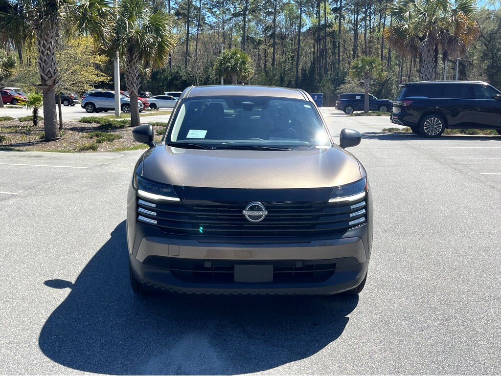 2025 Nissan Kicks SR photo 2