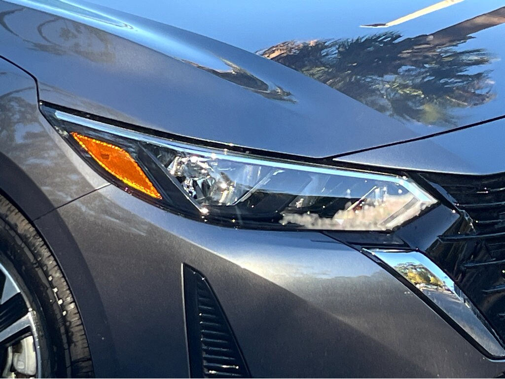 2025 Nissan Sentra SV photo 4