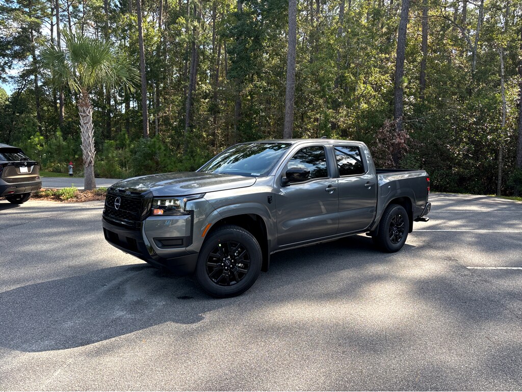 2026 Nissan Frontier SV photo 3