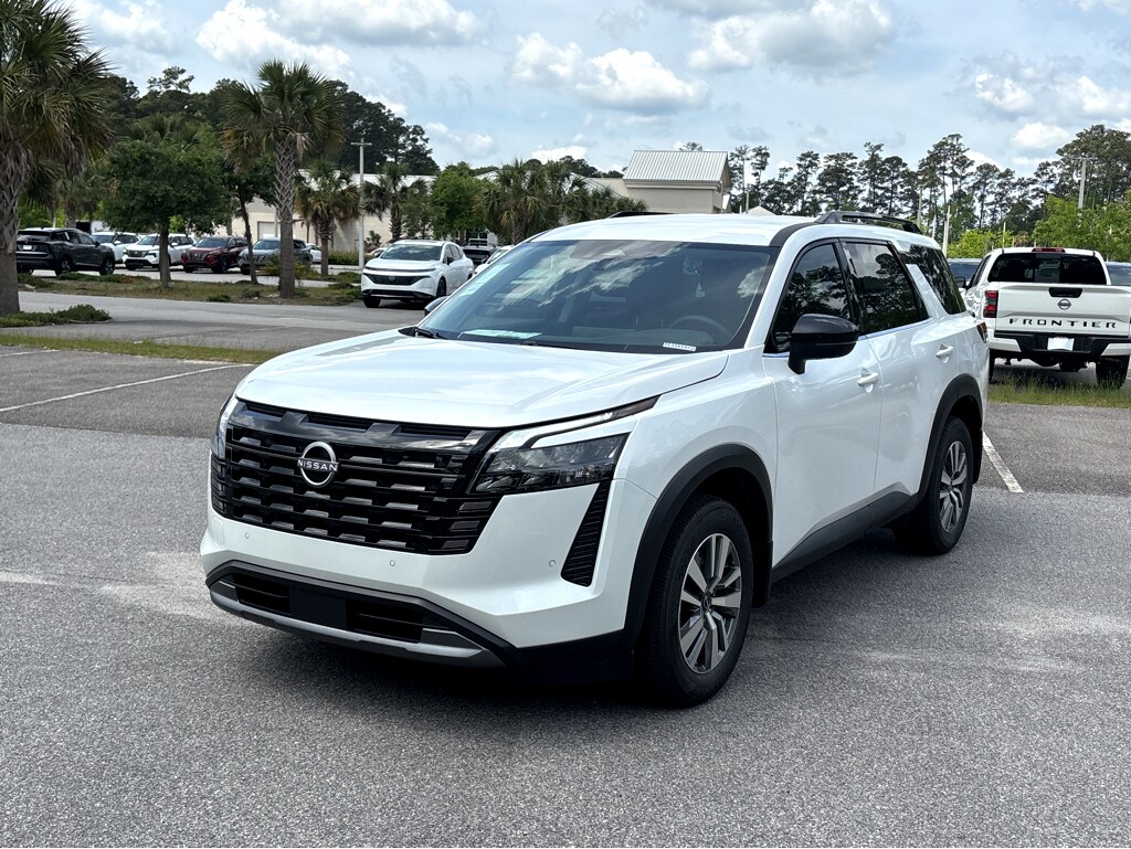 New 2026 Nissan Pathfinder SL SUV