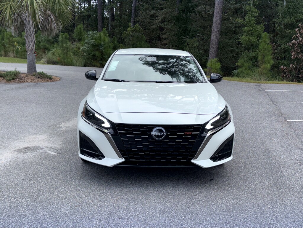 2024 Nissan Altima 2.5 SR photo 2