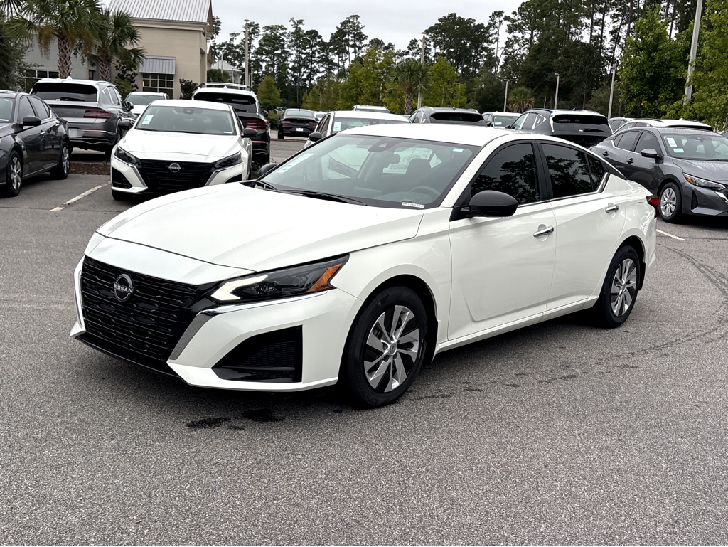 New 2025 Nissan Altima S Sedan