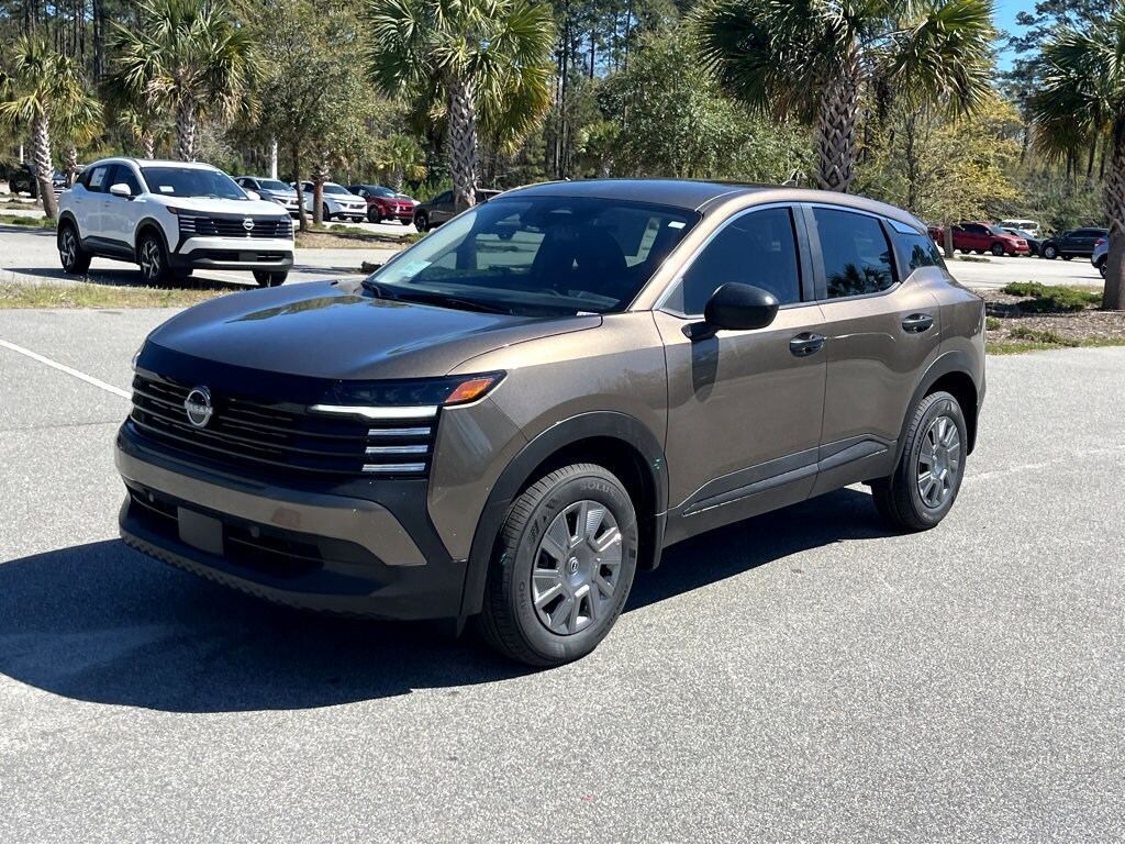 2025 Nissan Kicks SR photo 3