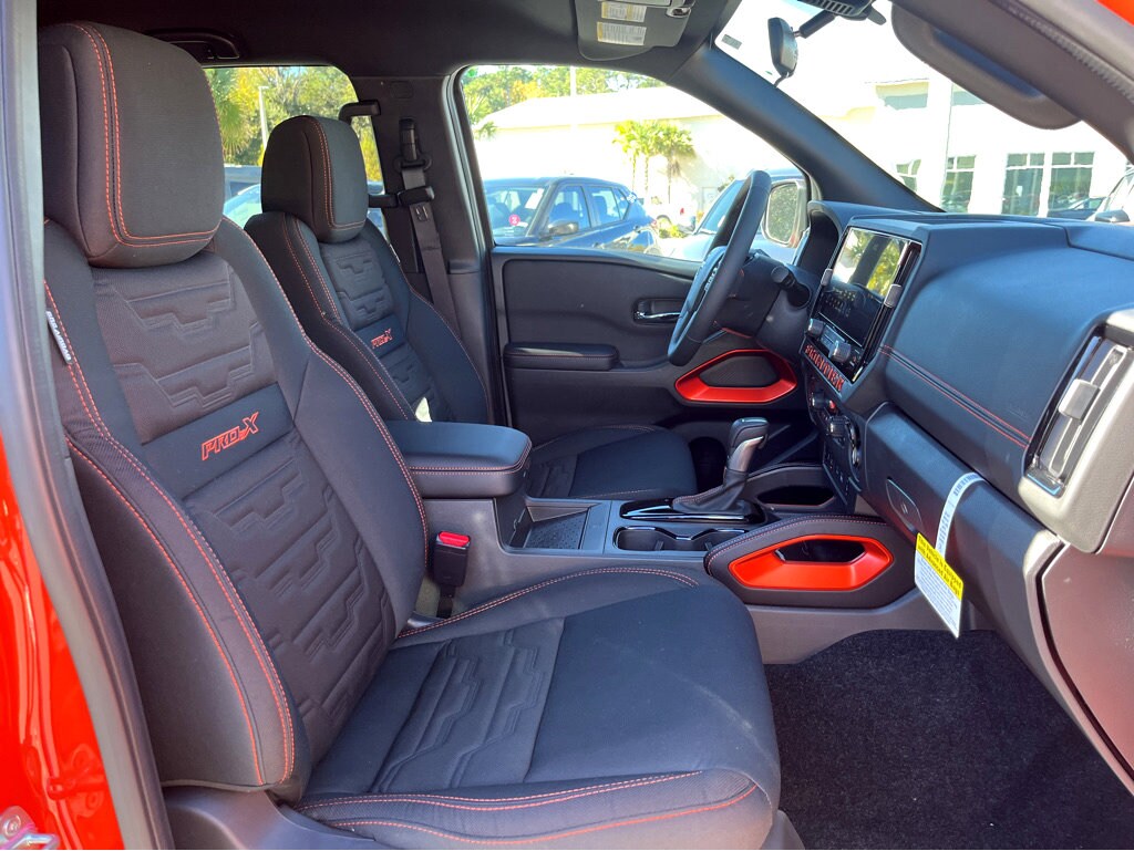 2025 Nissan Frontier Crew Cab PRO-4X photo 4