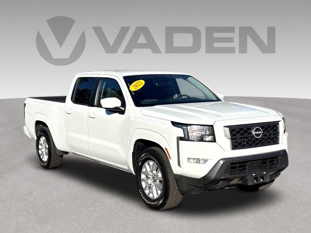 2022 Nissan Frontier SV's photo
