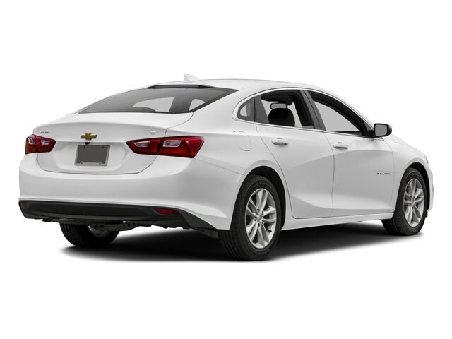 2017 Chevrolet Malibu 1LT photo 3