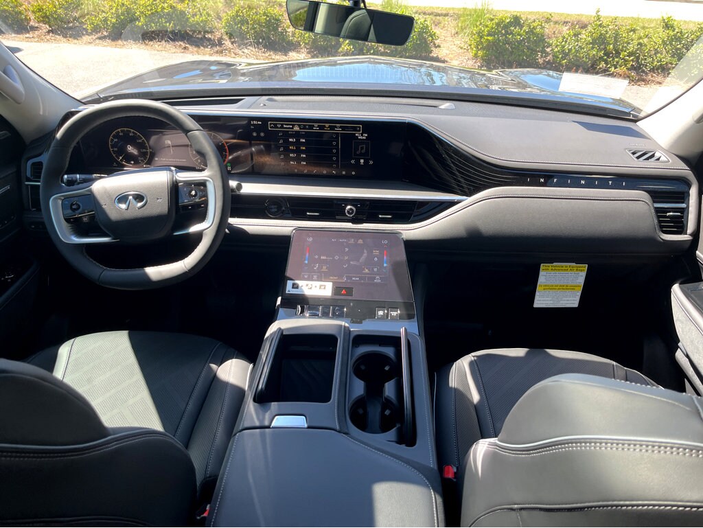 2025 Infiniti QX80 Luxe photo 4