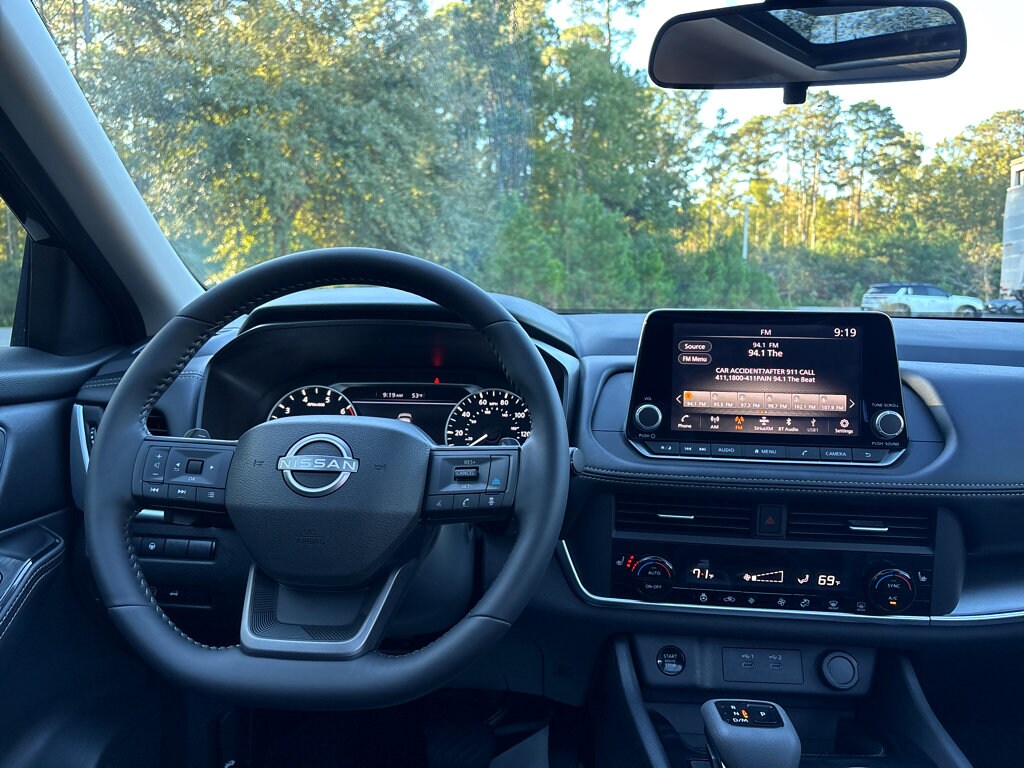 2026 Nissan Rogue SV photo 4