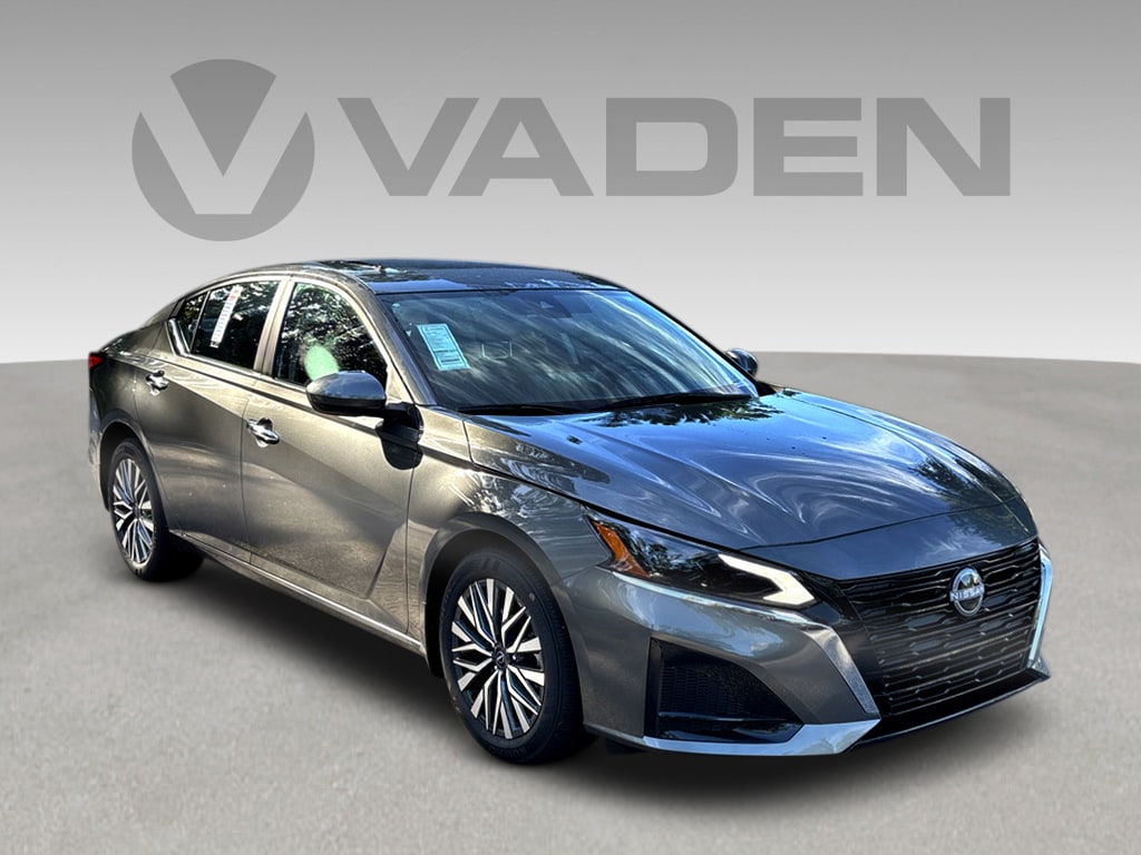 2025 Nissan Altima SV's photo