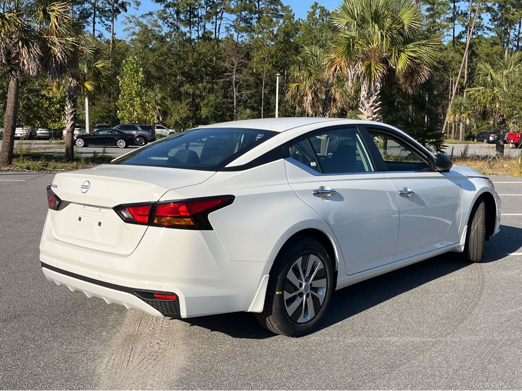2024 Nissan Altima 2.5 S photo 2