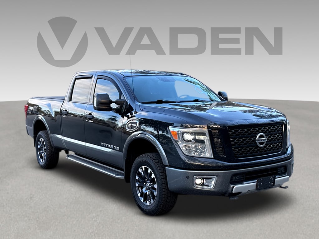 2017 Nissan Titan XD Pro-4X's photo