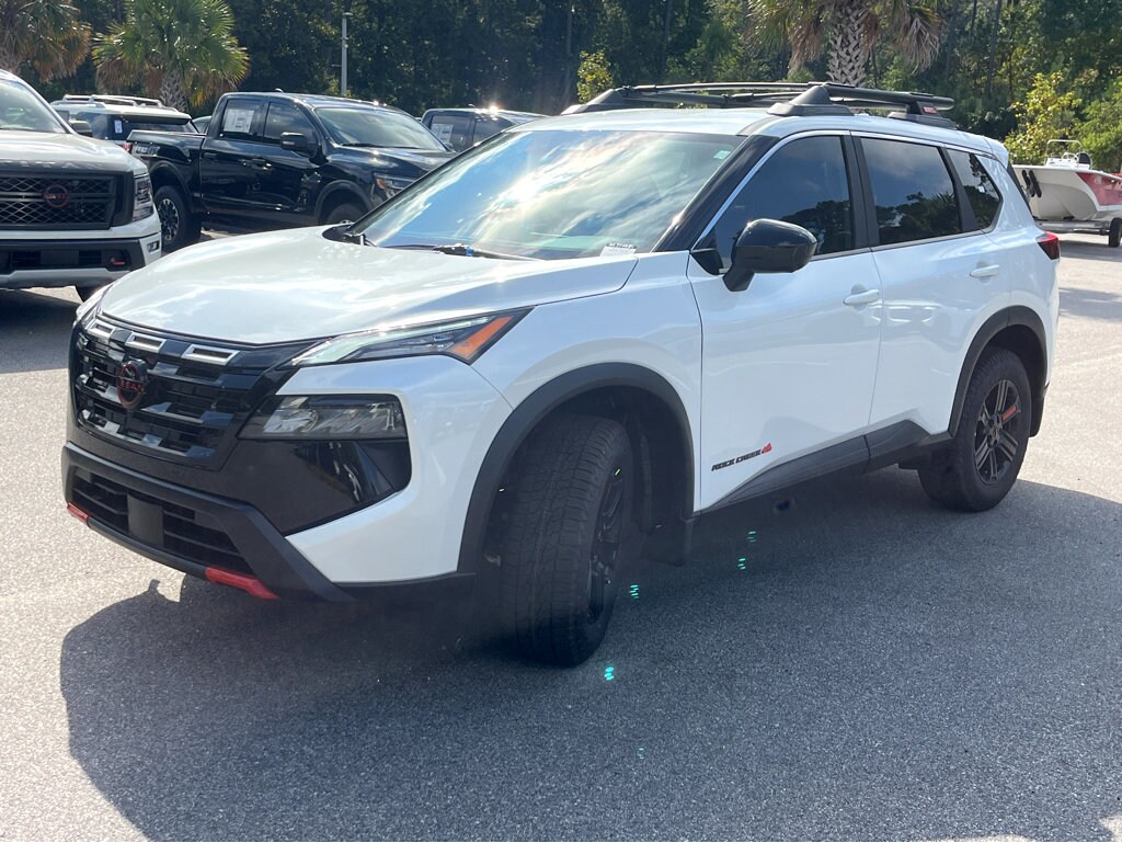 2025 Nissan Rogue photo 3
