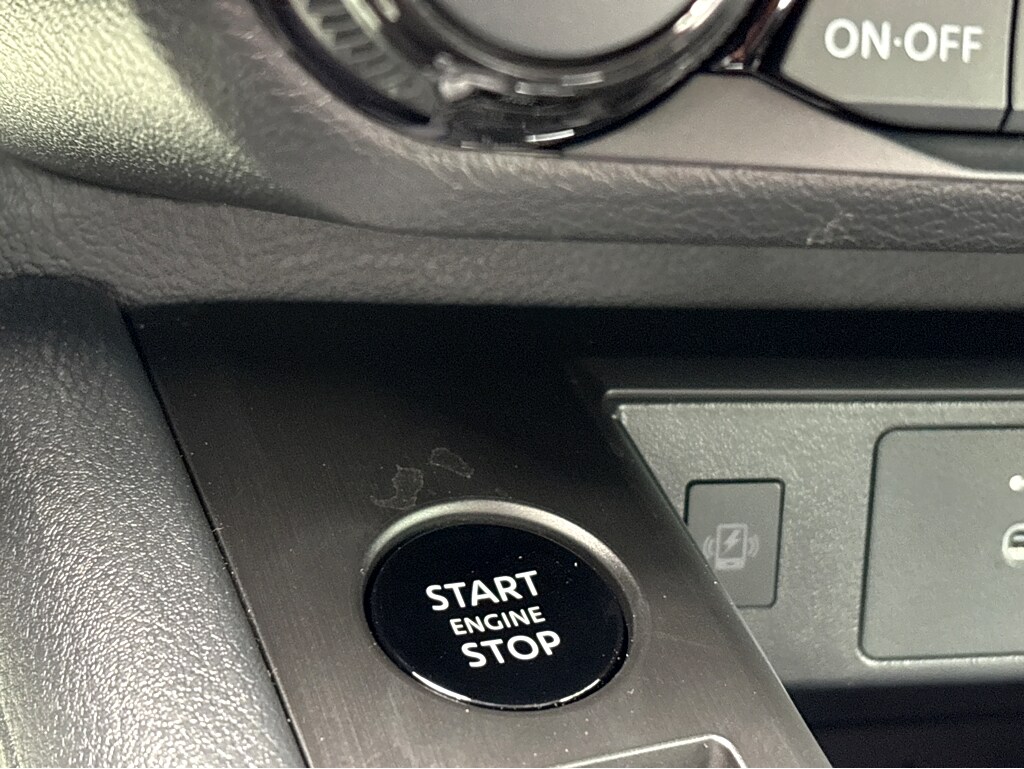 2026 Nissan Kicks SV photo 4