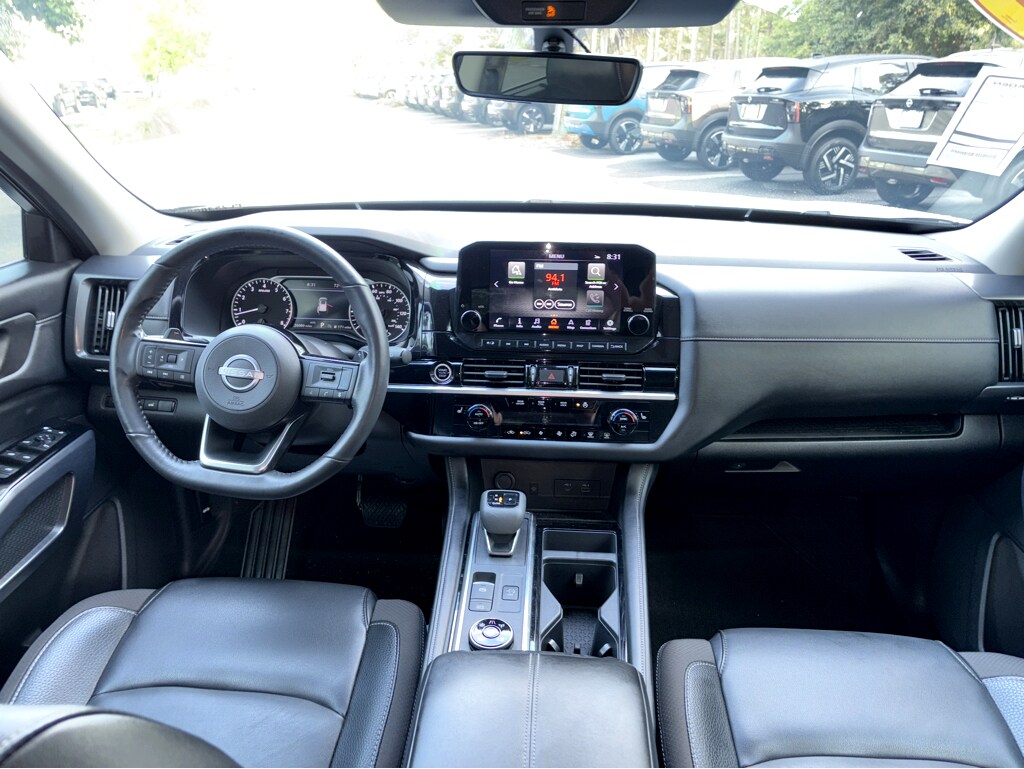 2023 Nissan Pathfinder SL photo 4