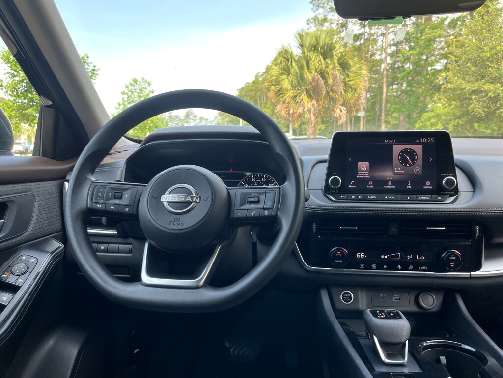 2022 Nissan Rogue SV photo 4