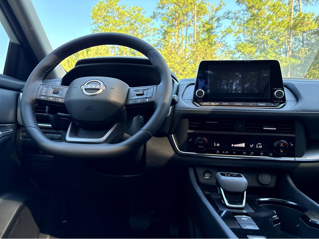 2026 Nissan Rogue SV photo 3