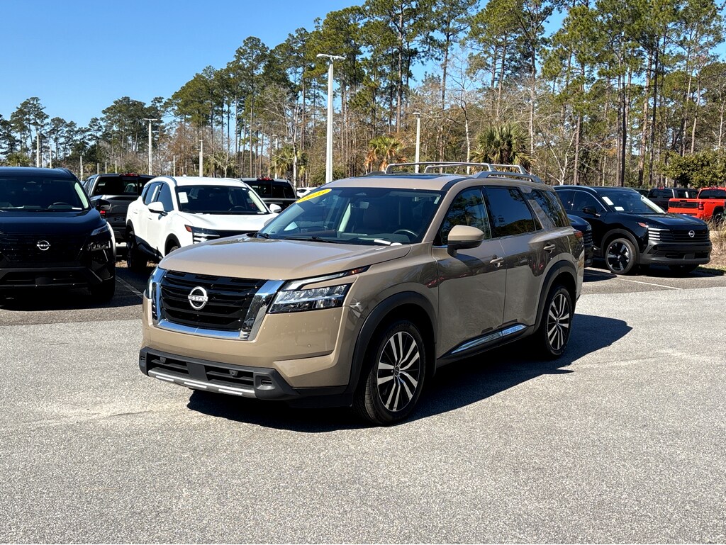 Used 2023 Nissan Pathfinder Platinum SUV