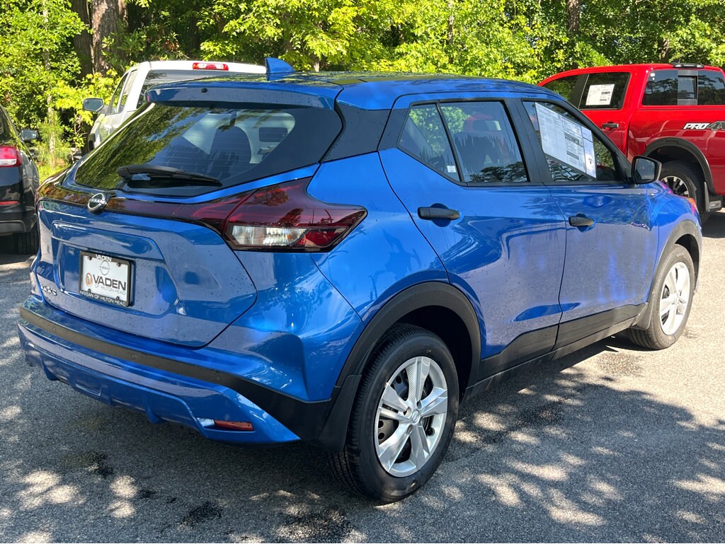 2025 Nissan Kicks Play S photo 4