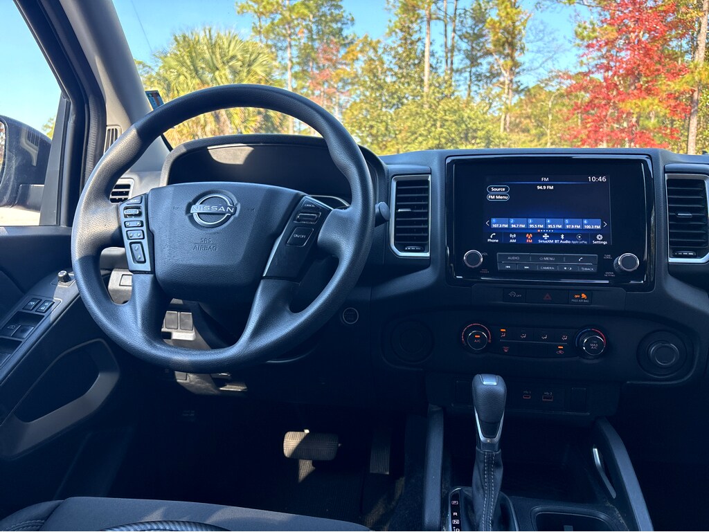 2023 Nissan Frontier SV photo 2