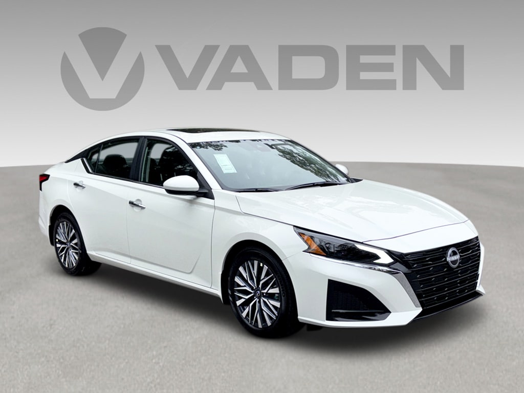 2025 Nissan Altima SV's photo