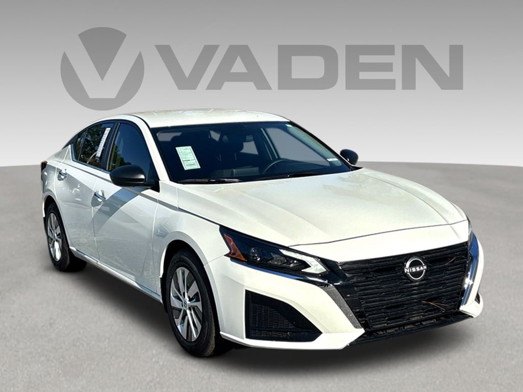 2025 Nissan Altima S's photo