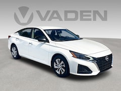 2025 Nissan Altima SL Sedan