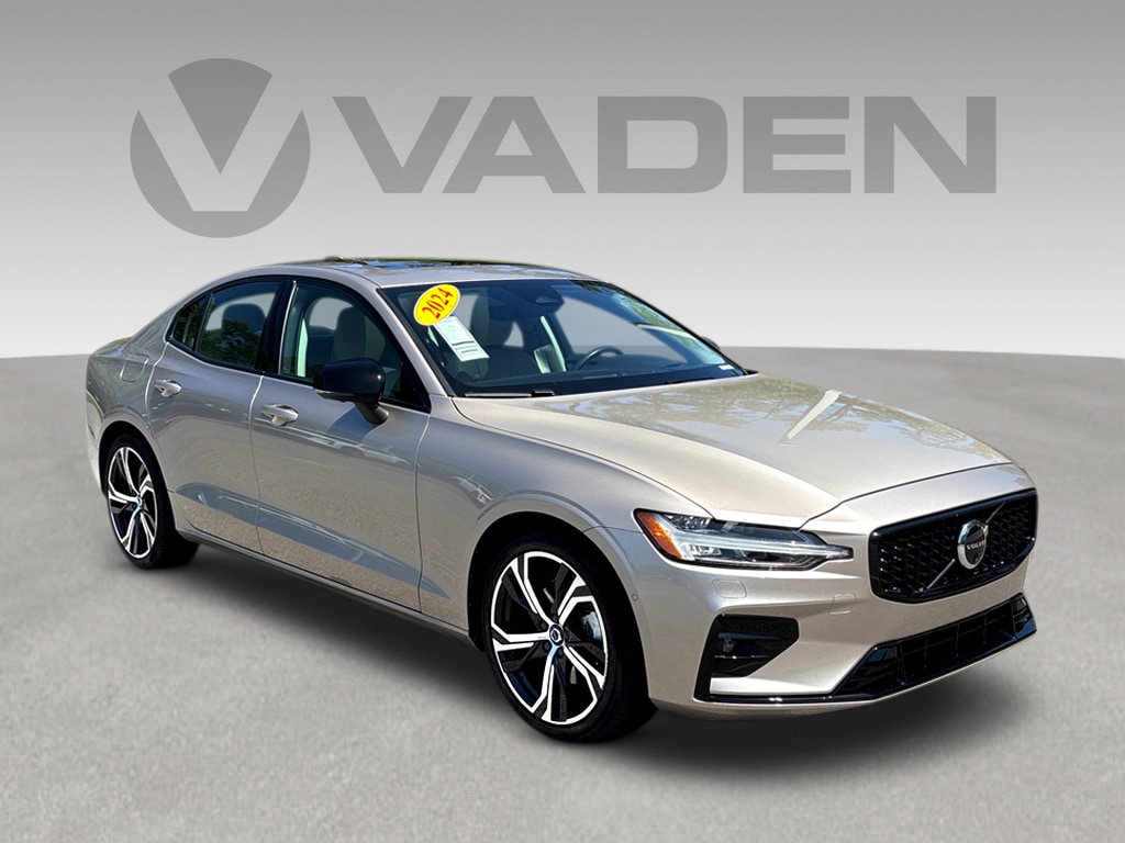 2024 Volvo S60 B5 Ultimate Dark Theme AWD's photo