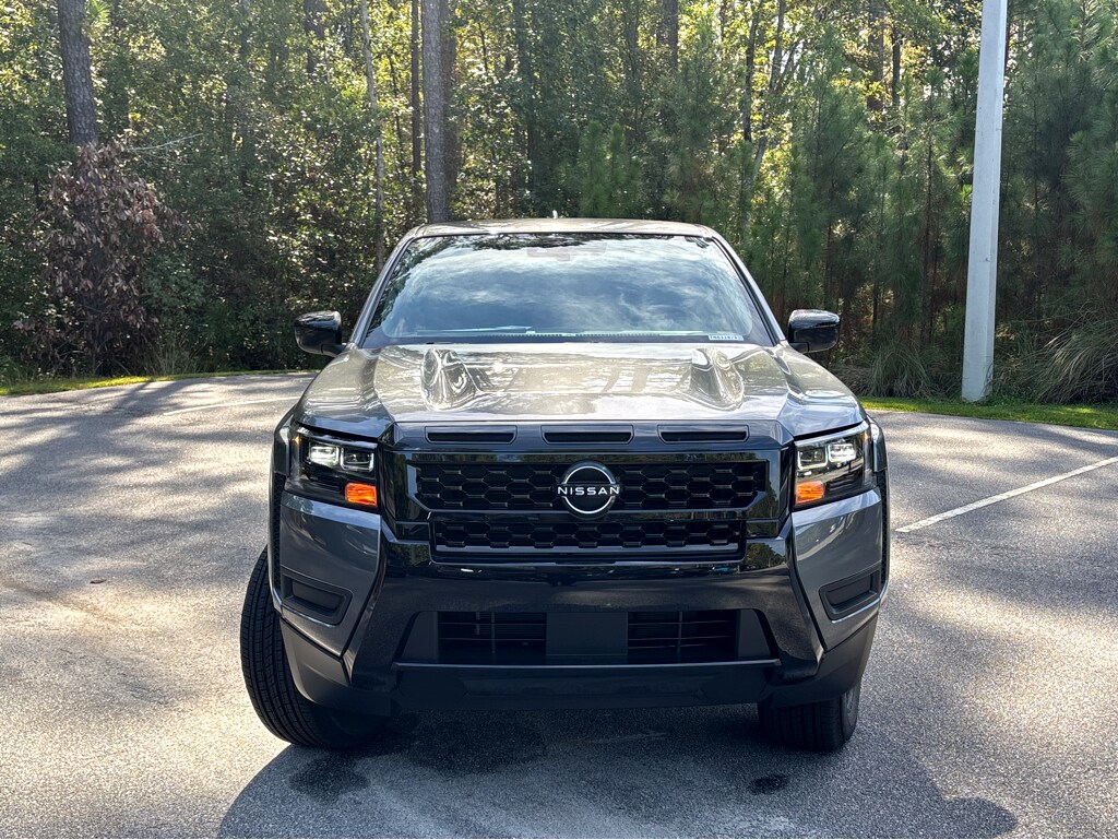 2026 Nissan Frontier SV photo 2