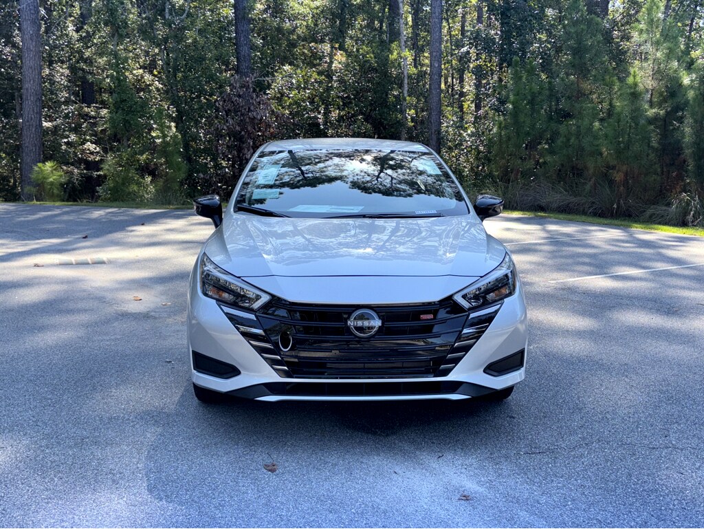 2025 Nissan Versa 1.6 SR photo 2