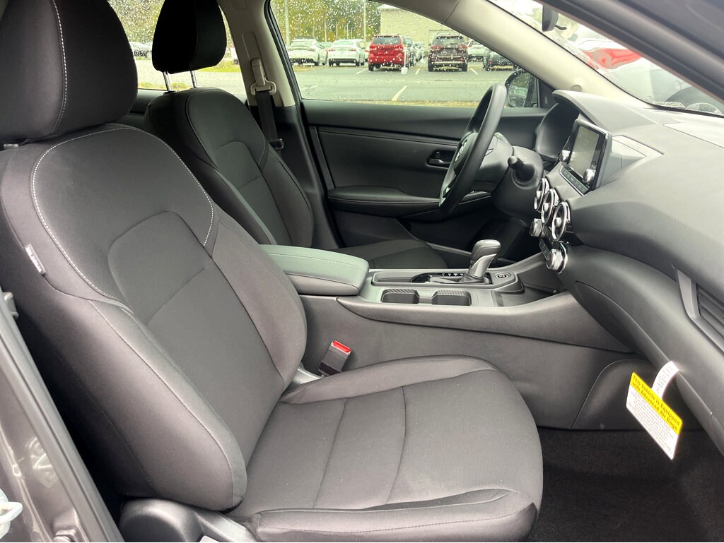 2025 Nissan Sentra S photo 3