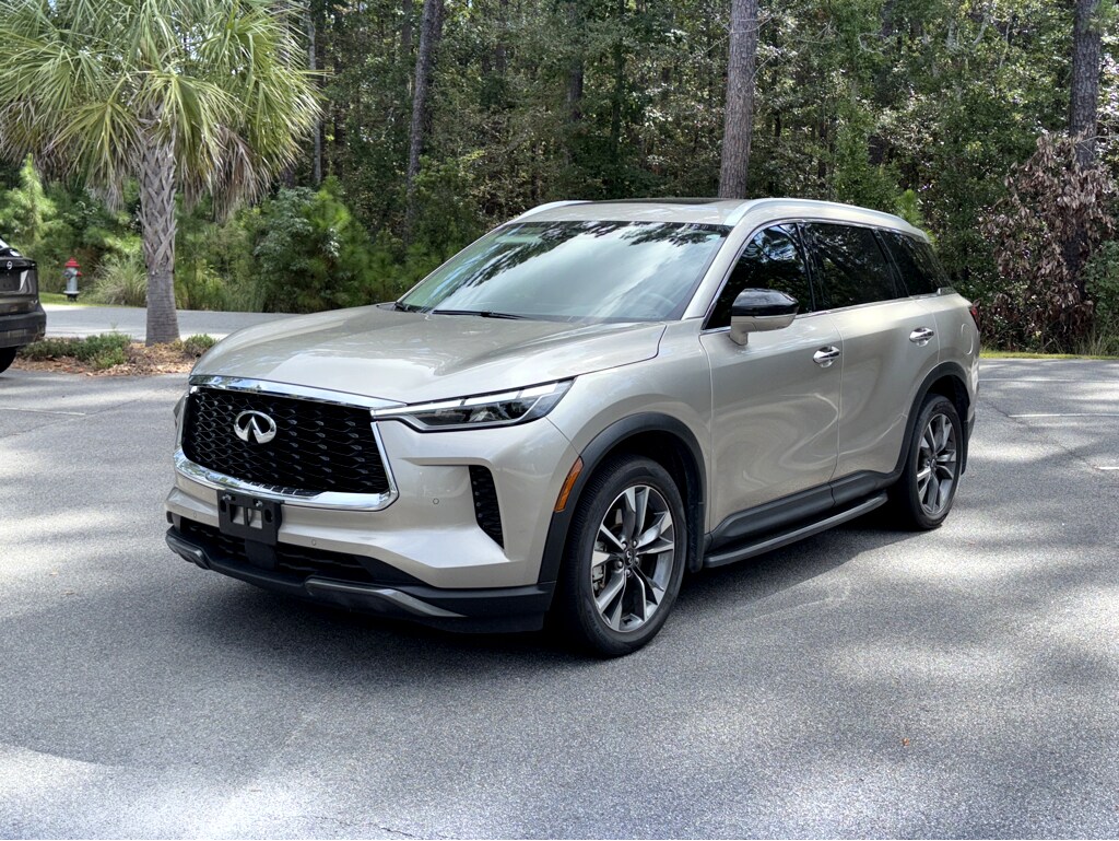 2022 Infiniti QX60 Luxe photo 3