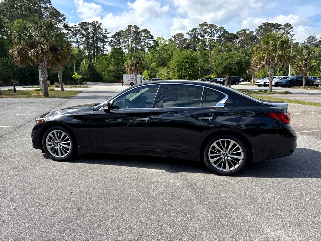 2023 INFINITI Q50 32