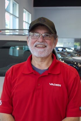 Staff member David Helm from ID_34bd0a1d8252
