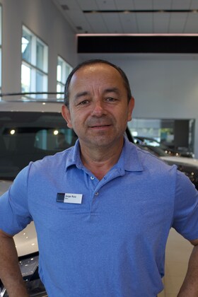 Staff member Jorge Ruiz from ID_d47db5cbb142