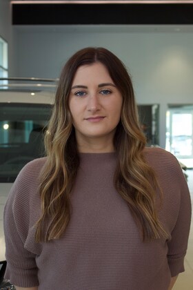 Staff member Laura Clark from ID_79af8d600ee6