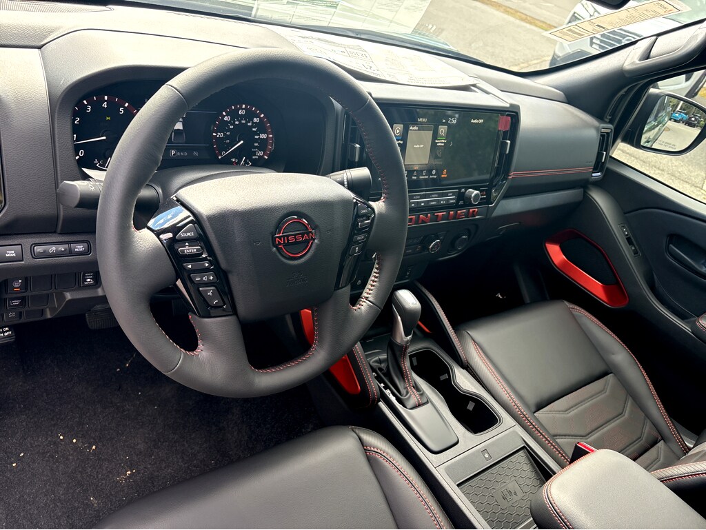 2026 Nissan Frontier Crew Cab PRO-X photo 2