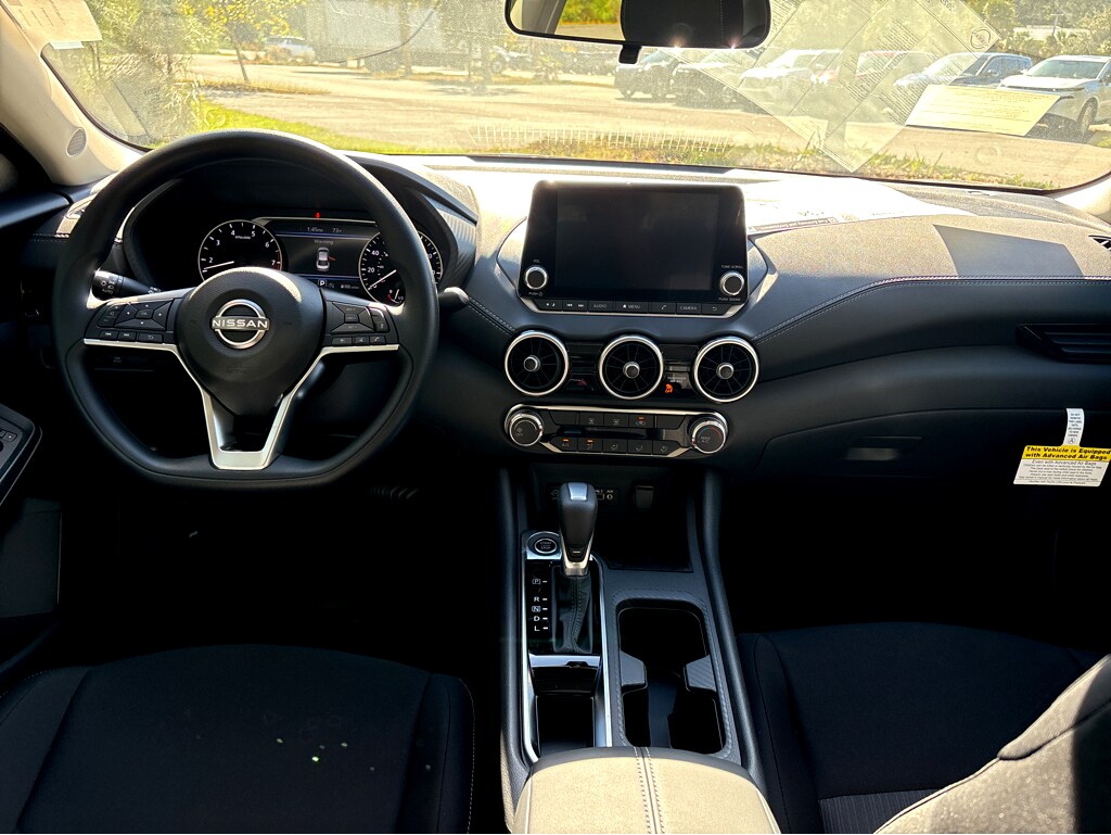 2025 Nissan Sentra SV photo 3