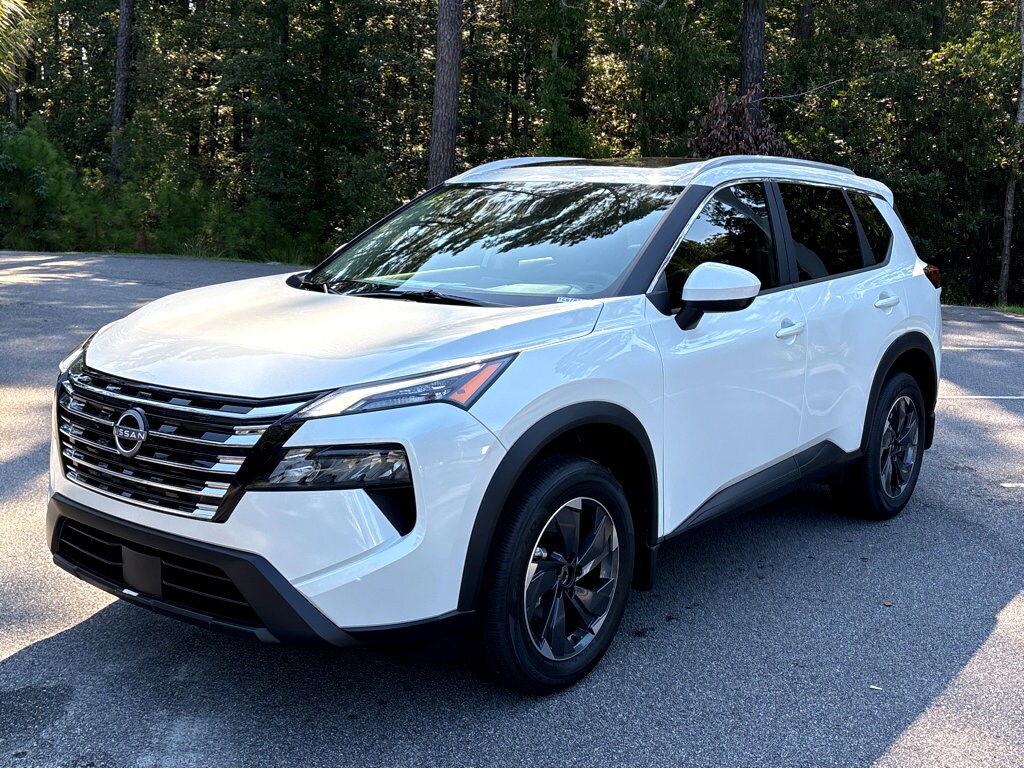 2026 Nissan Rogue SV photo 2