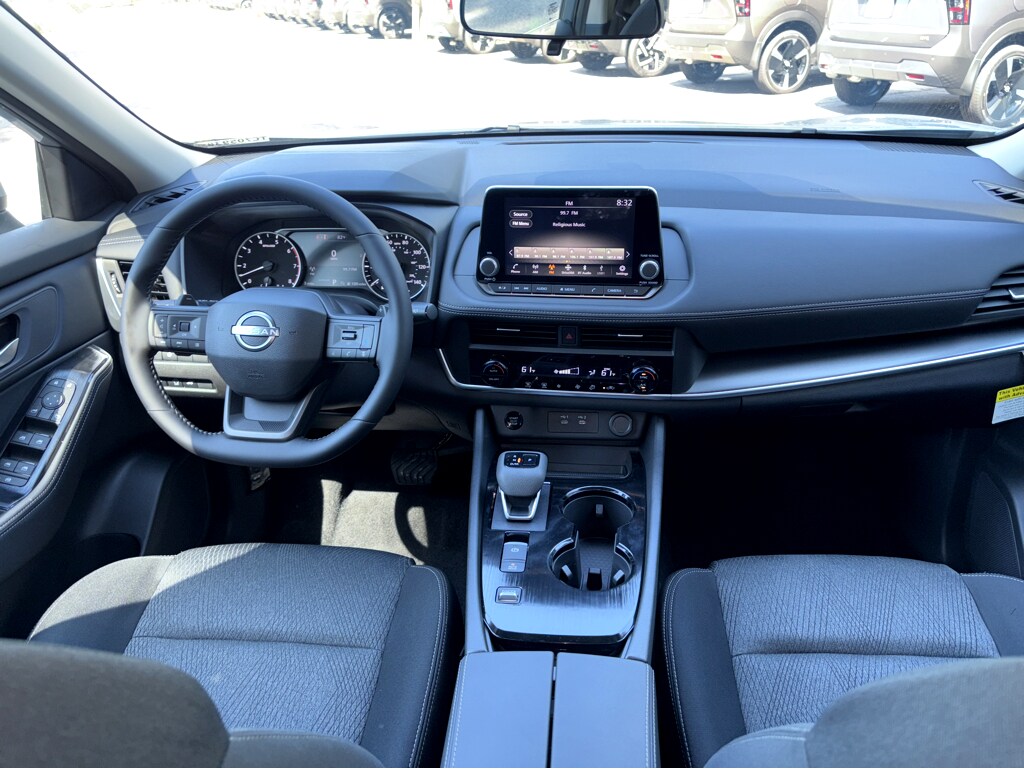 2026 Nissan Rogue SV photo 3