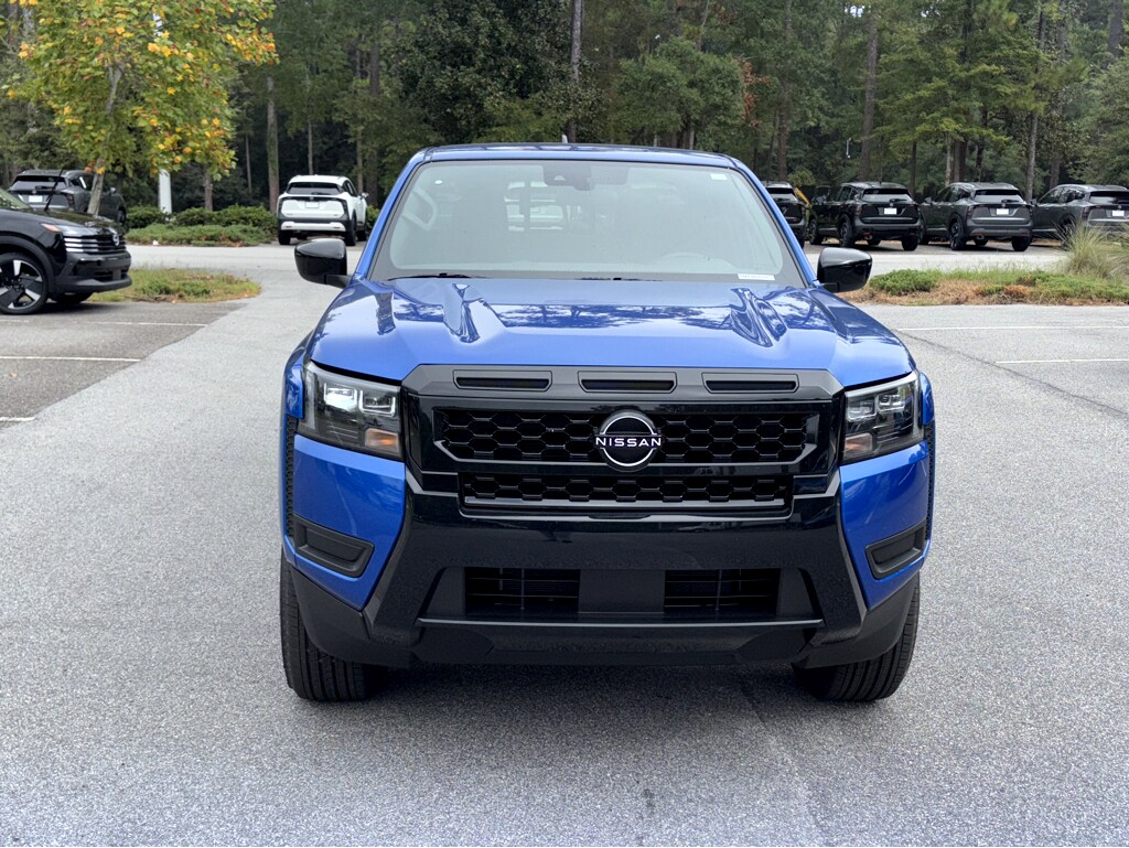 2026 Nissan Frontier Crew Cab SV photo 2