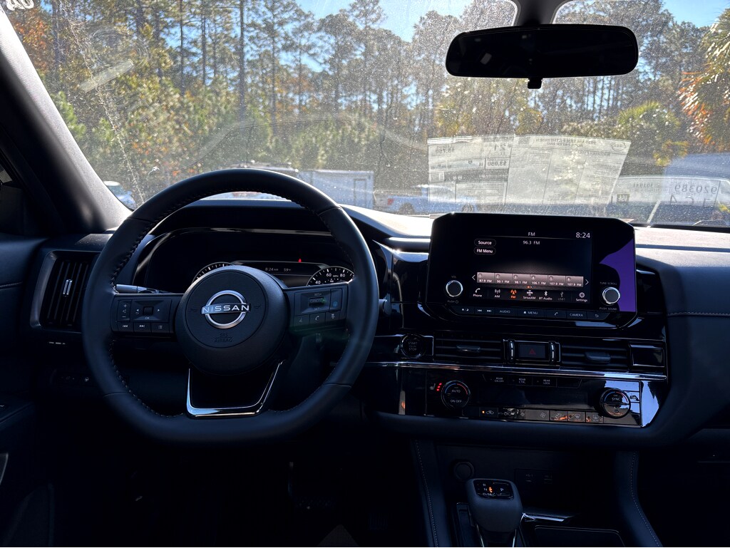 2025 Nissan Pathfinder Rock Creek photo 2