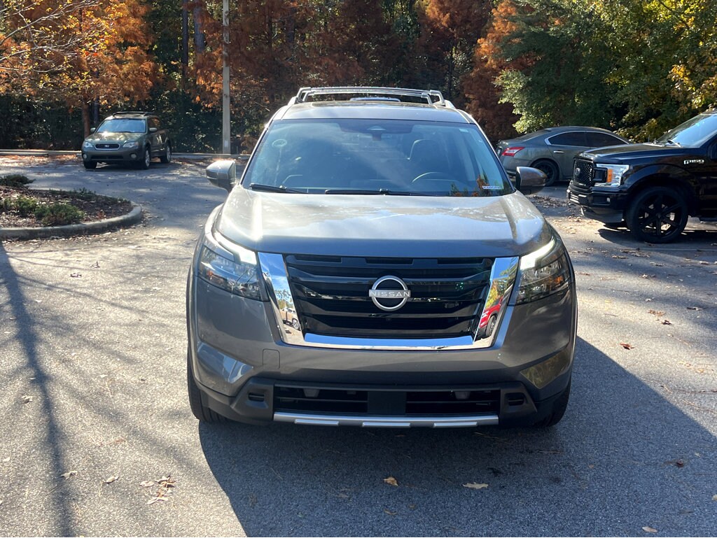 2025 Nissan Pathfinder SV photo 2