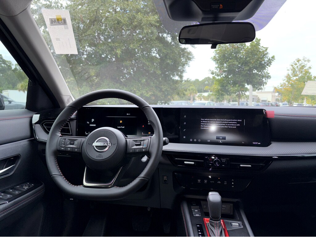 2026 Nissan Kicks SR photo 4