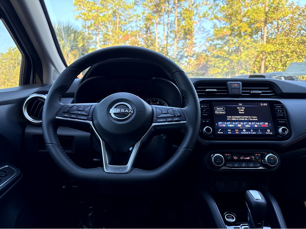New 2025 Nissan Versa 1.6 SR Sedan