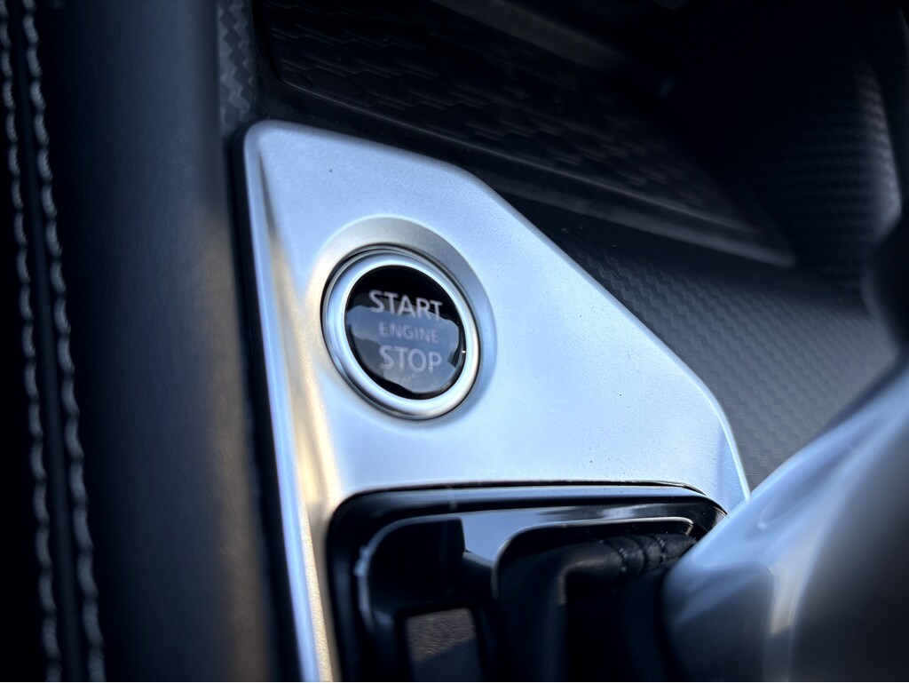 2025 Nissan Altima SV photo 4