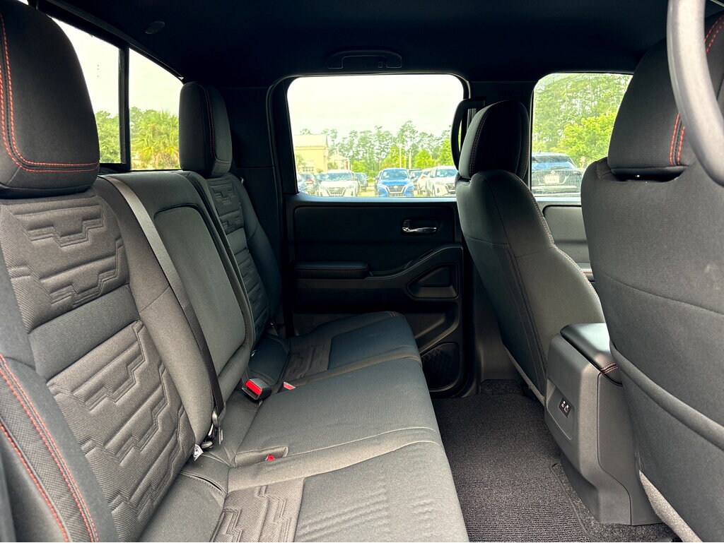 2026 Nissan Frontier 12