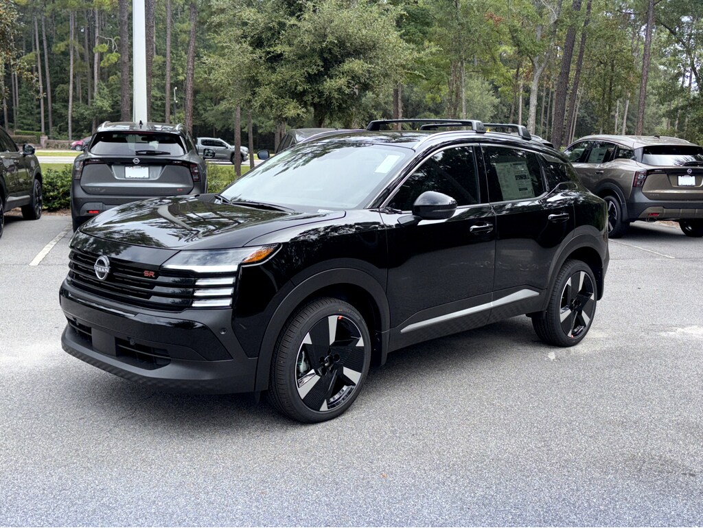 2026 Nissan Kicks SR photo 3