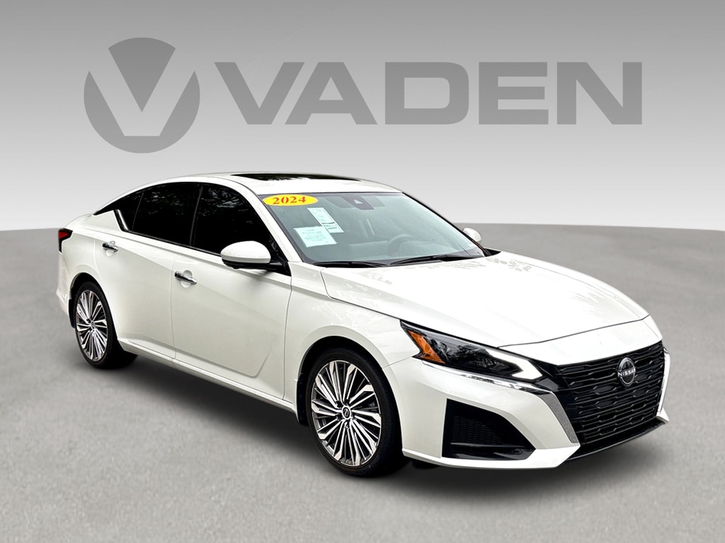 2024 Nissan Altima SL's photo