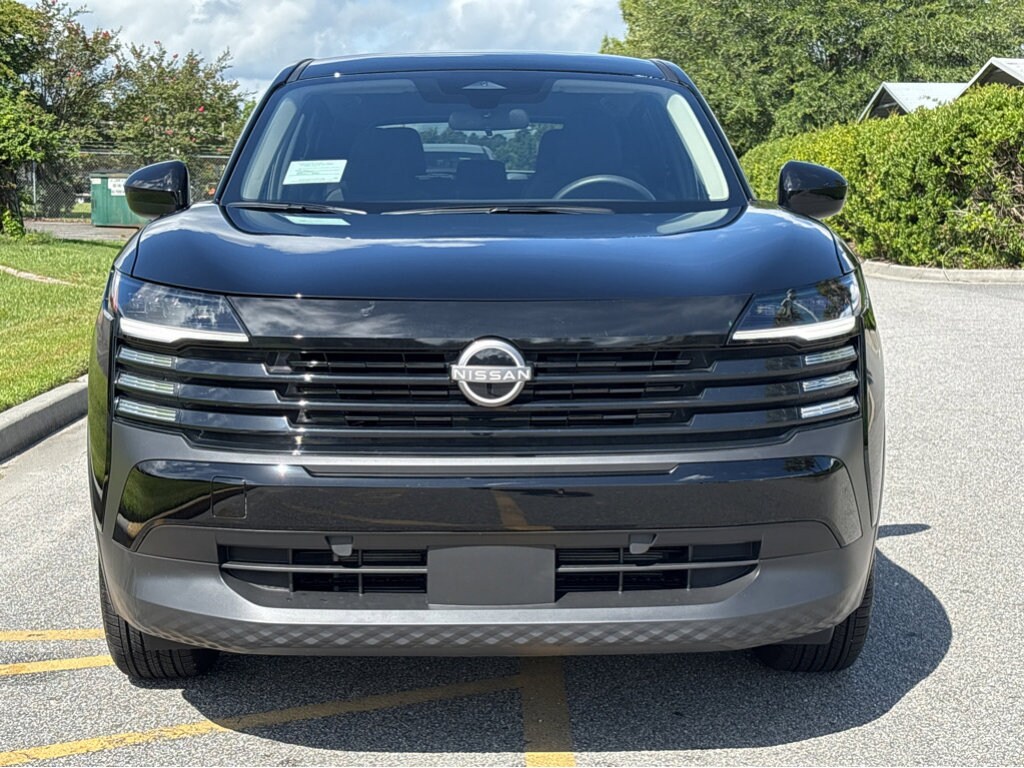 2025 Nissan Kicks SV photo 2